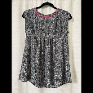 Motherhood Maternity Small Black and White Blouse with Pink Accents Cap Sleeves